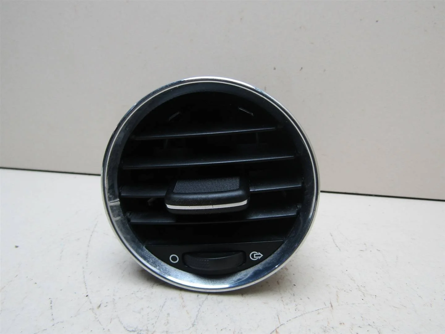 Дефлектор воздушный Peugeot 408 2012-нв  [8265CQ]  1.6 16V NFU  в Вологде