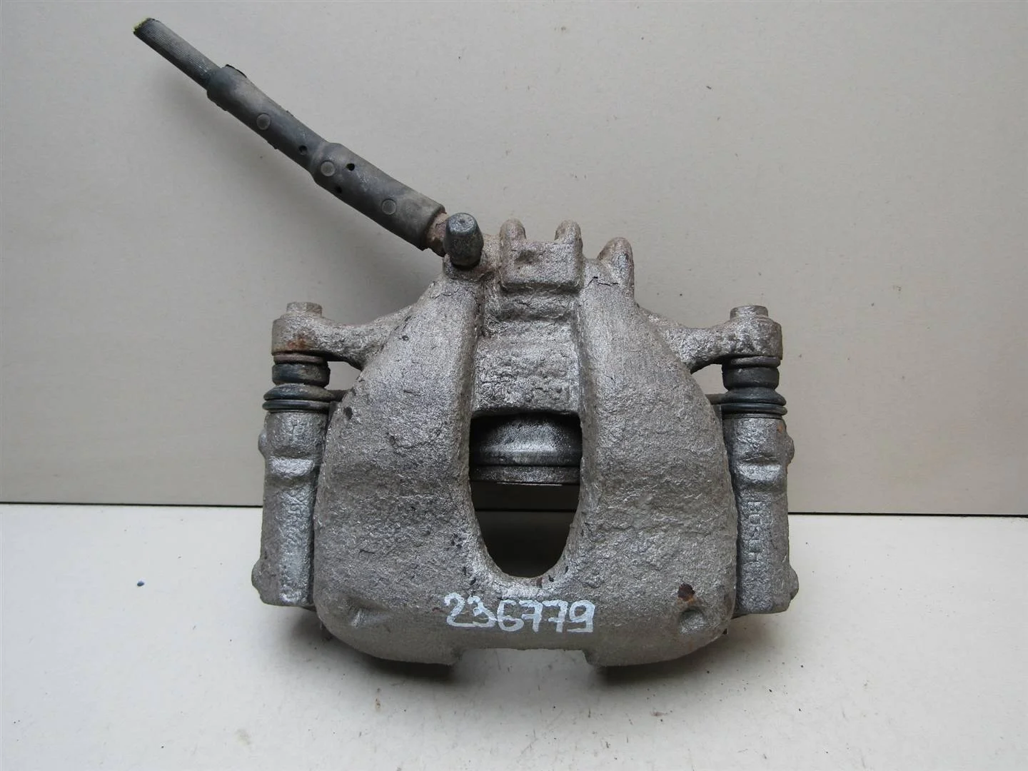 Суппорт передний правый Peugeot 408 2012-нв  [4401N9]  1.6 16V NFU  в Вологде