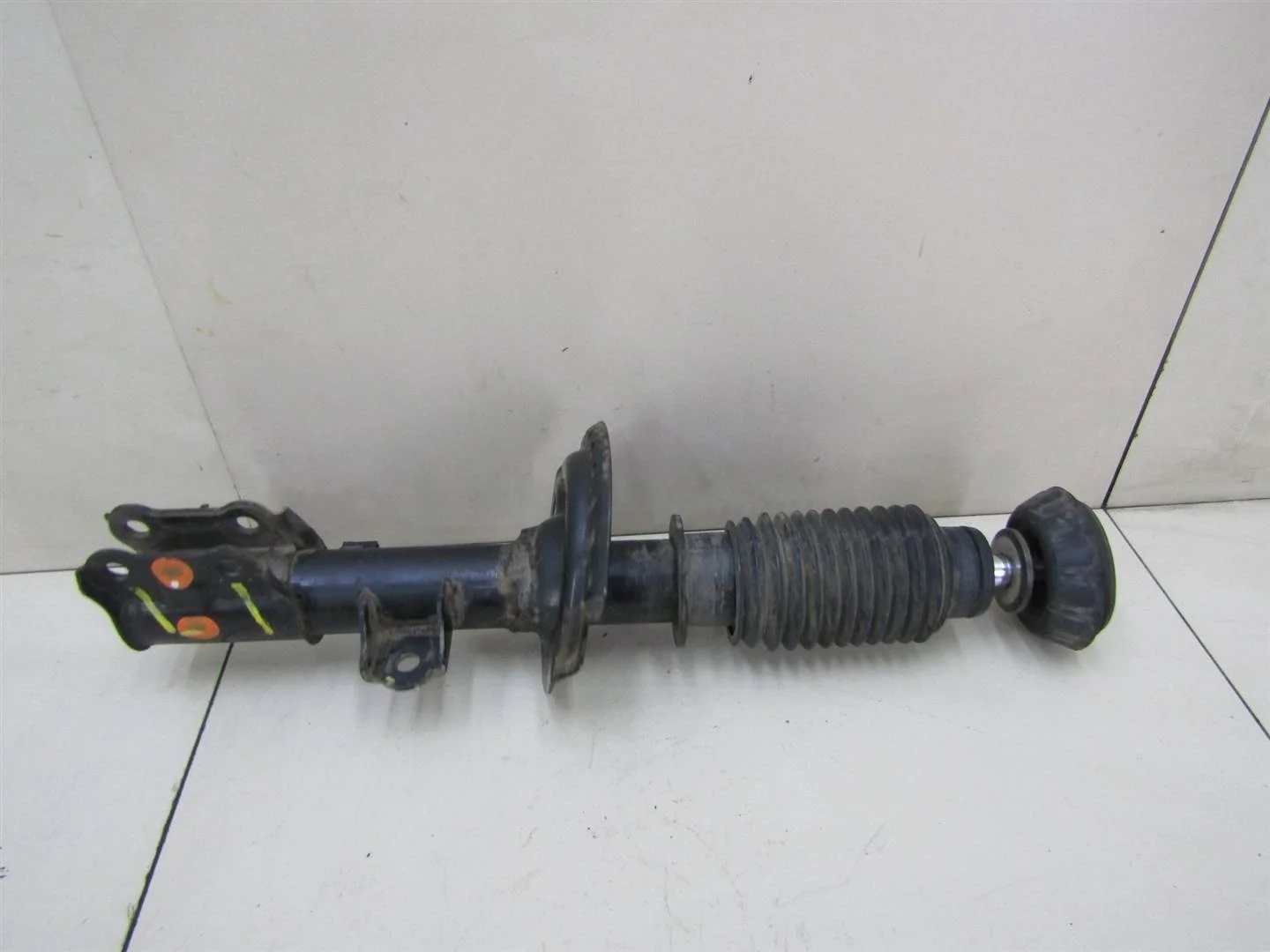 Амортизатор передний правый Kia RIO 2011-2017  [546604Y101]  1.6 16v G4FC в Вологде