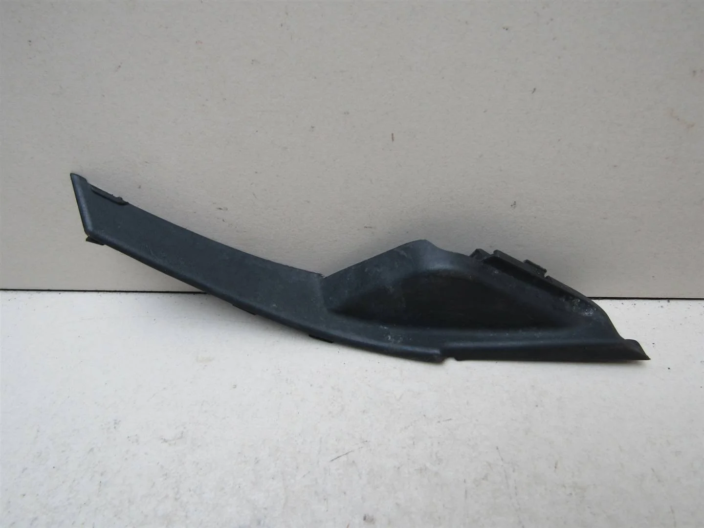 Накладка лобового стекла правая Kia RIO 2011-2017  [861544Y050]  1.6 16v G4FC в Вологде