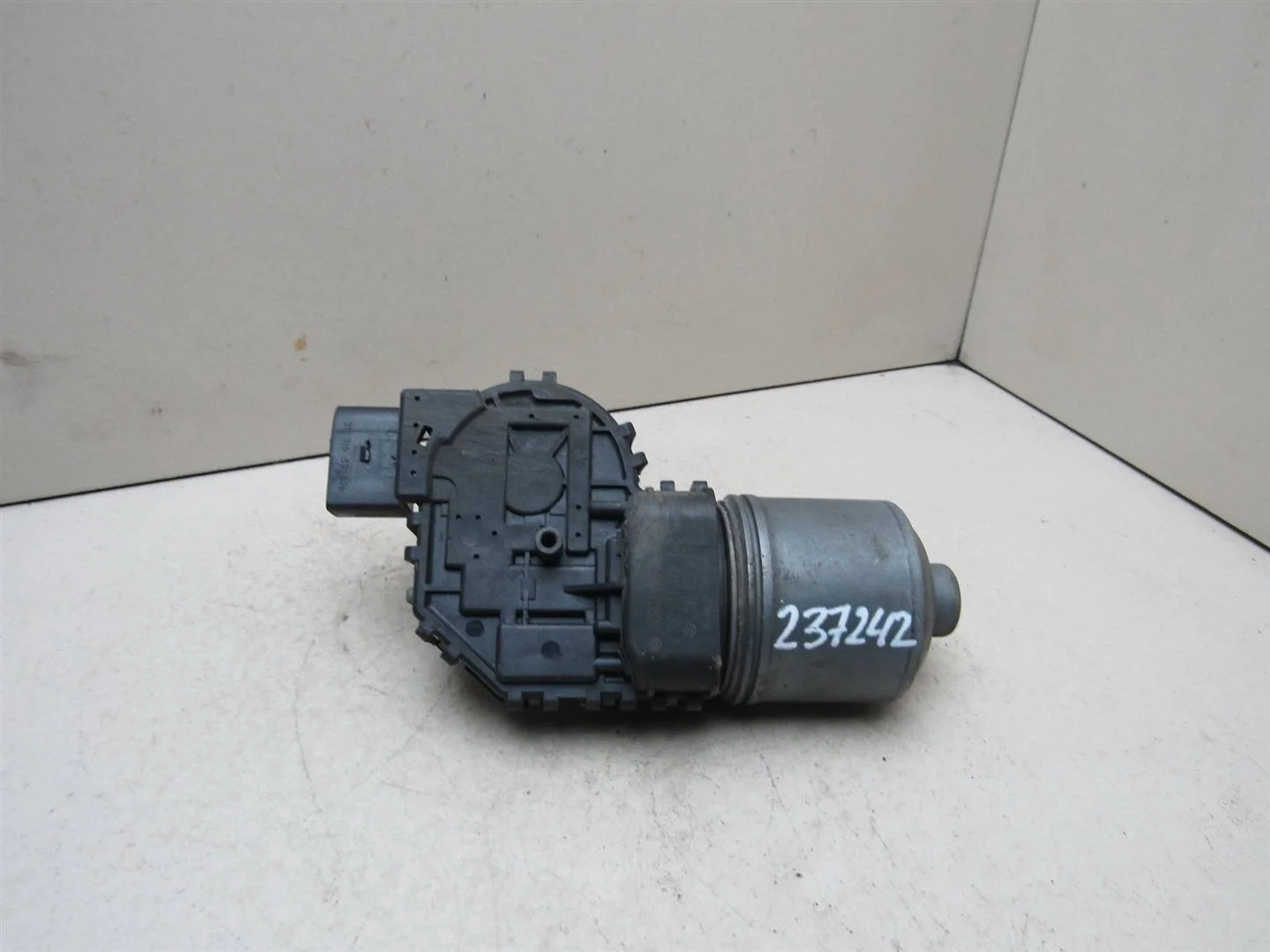 Моторчик стеклоочистителя передний VW Passat (B5+) 2000-2005  [3B1955113D]  1.8T 20V AWM  в Вологде
