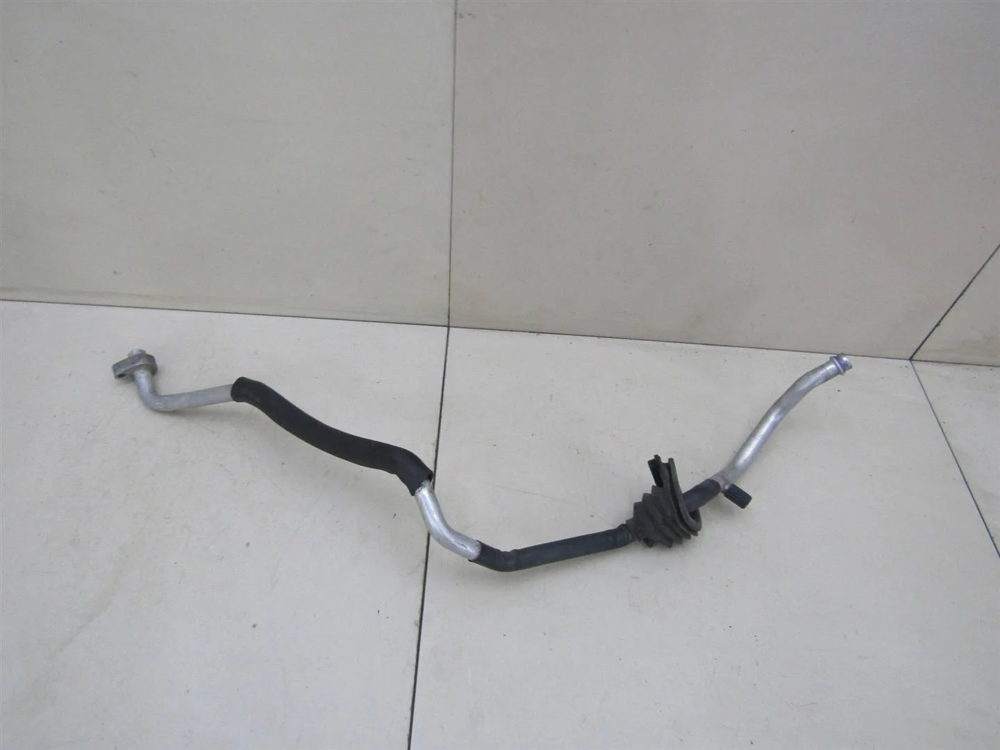 Трубка кондиционера VW Passat (B5+) 2000-2005  [3B1260740A]  1.8T 20V AWM  в Вологде