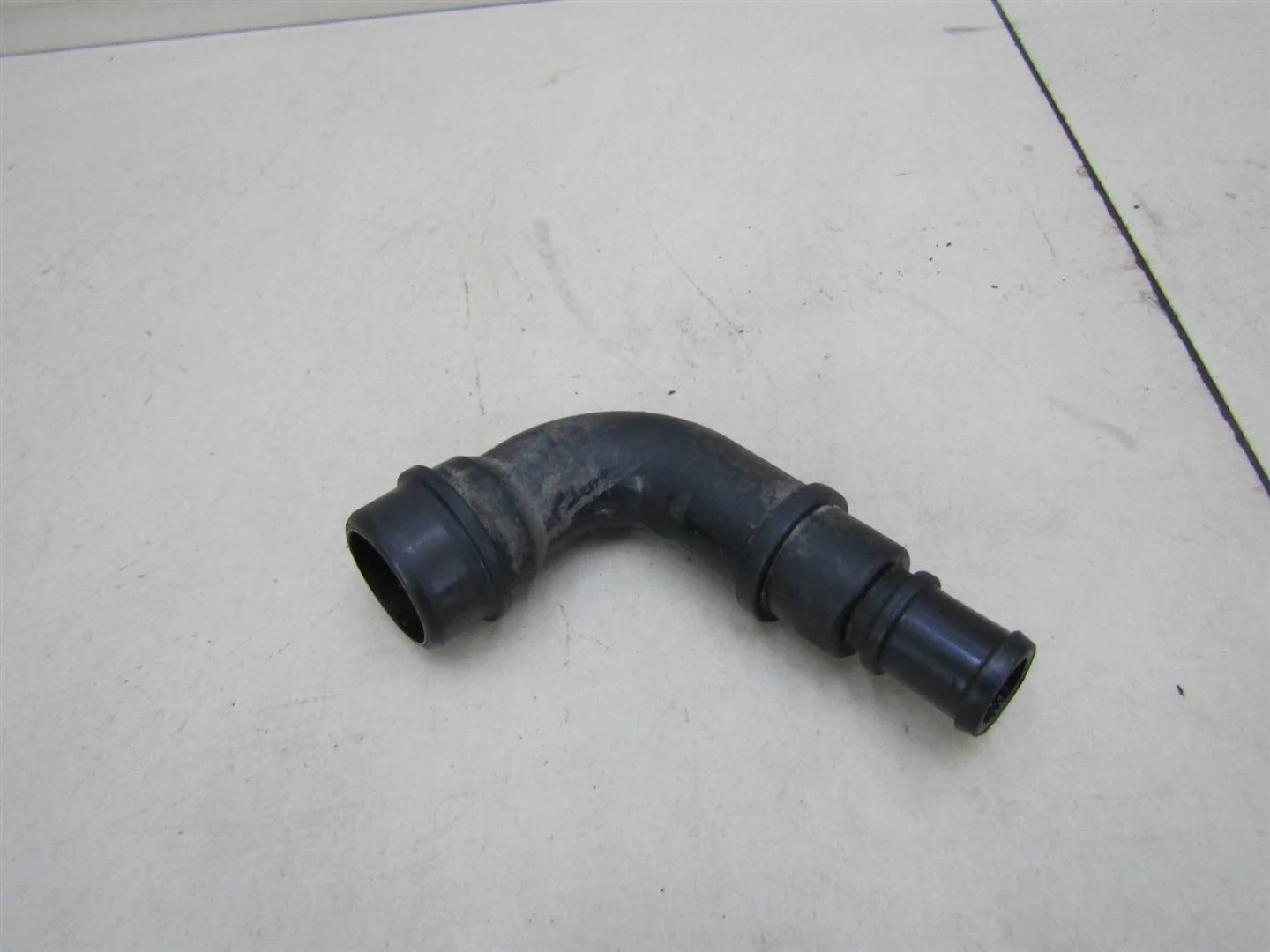 Трубка картерных газов VW Passat (B5+) 2000-2005  [06A103213F]  1.8T 20V AWM  в Вологде