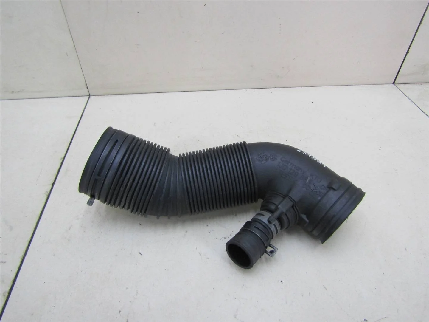 Патрубок воздушного фильтра VW Golf IV \Bora 1997-2005  [1J0129684CG]  1.6 AKL в Вологде