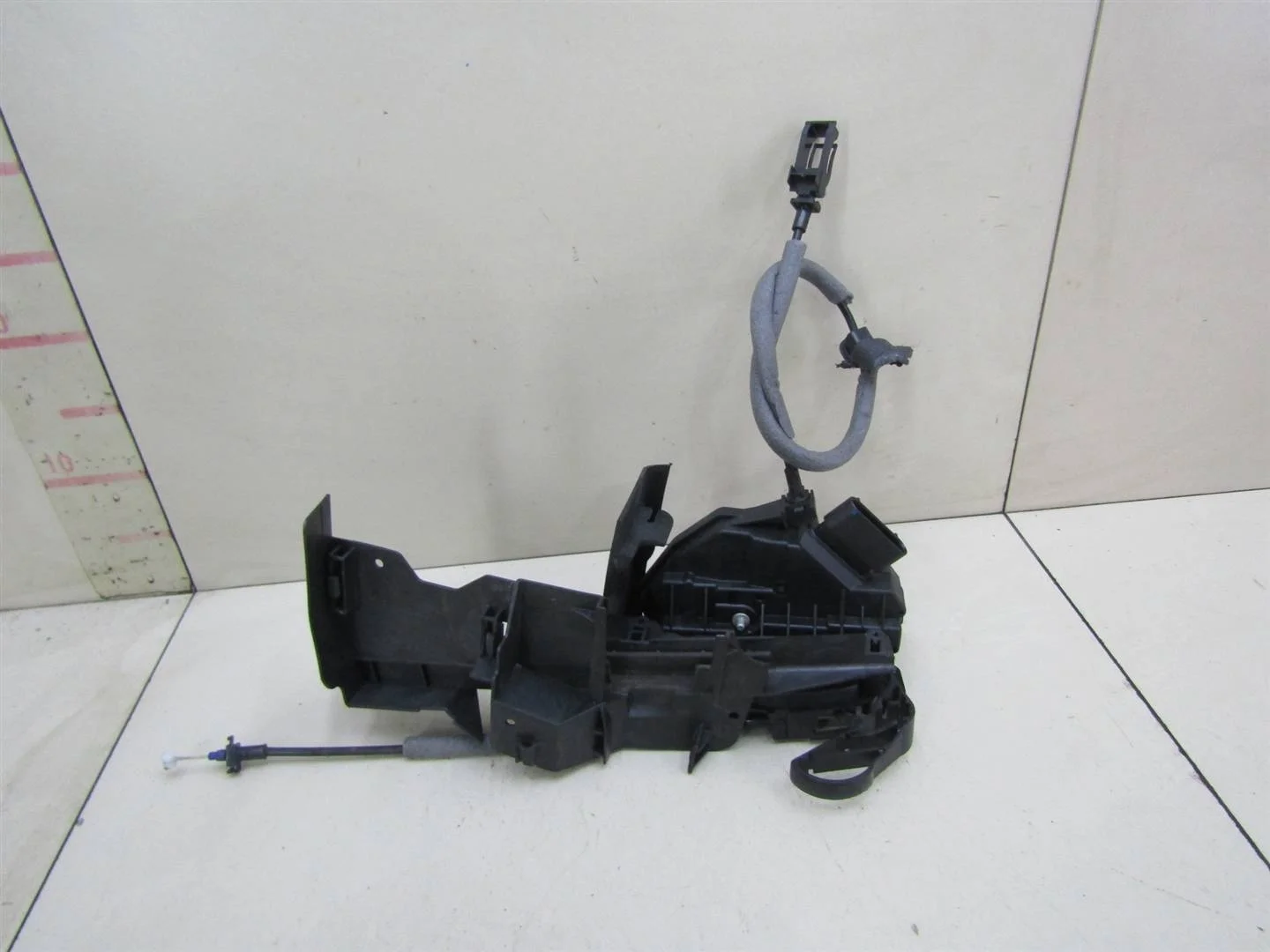 Замок двери передней правой Ford Focus III 2011-2019  [5275263]  в Вологде