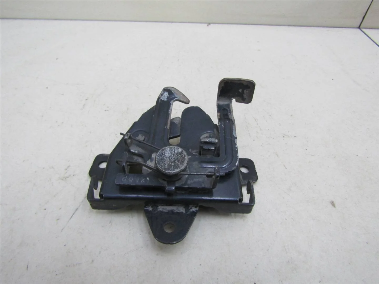 Замок капота Kia Ceed 2007-2012  [811301H000]  1.6 16v G4FC в Вологде