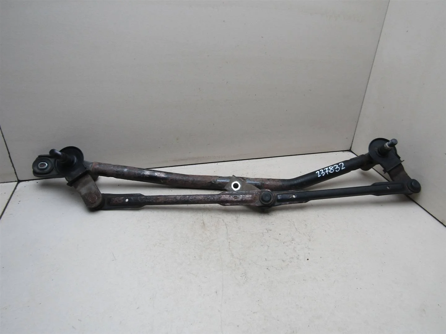 Трапеция стеклоочистителей Kia Ceed 2007-2012  [981201H000]  1.6 16v G4FC в Вологде