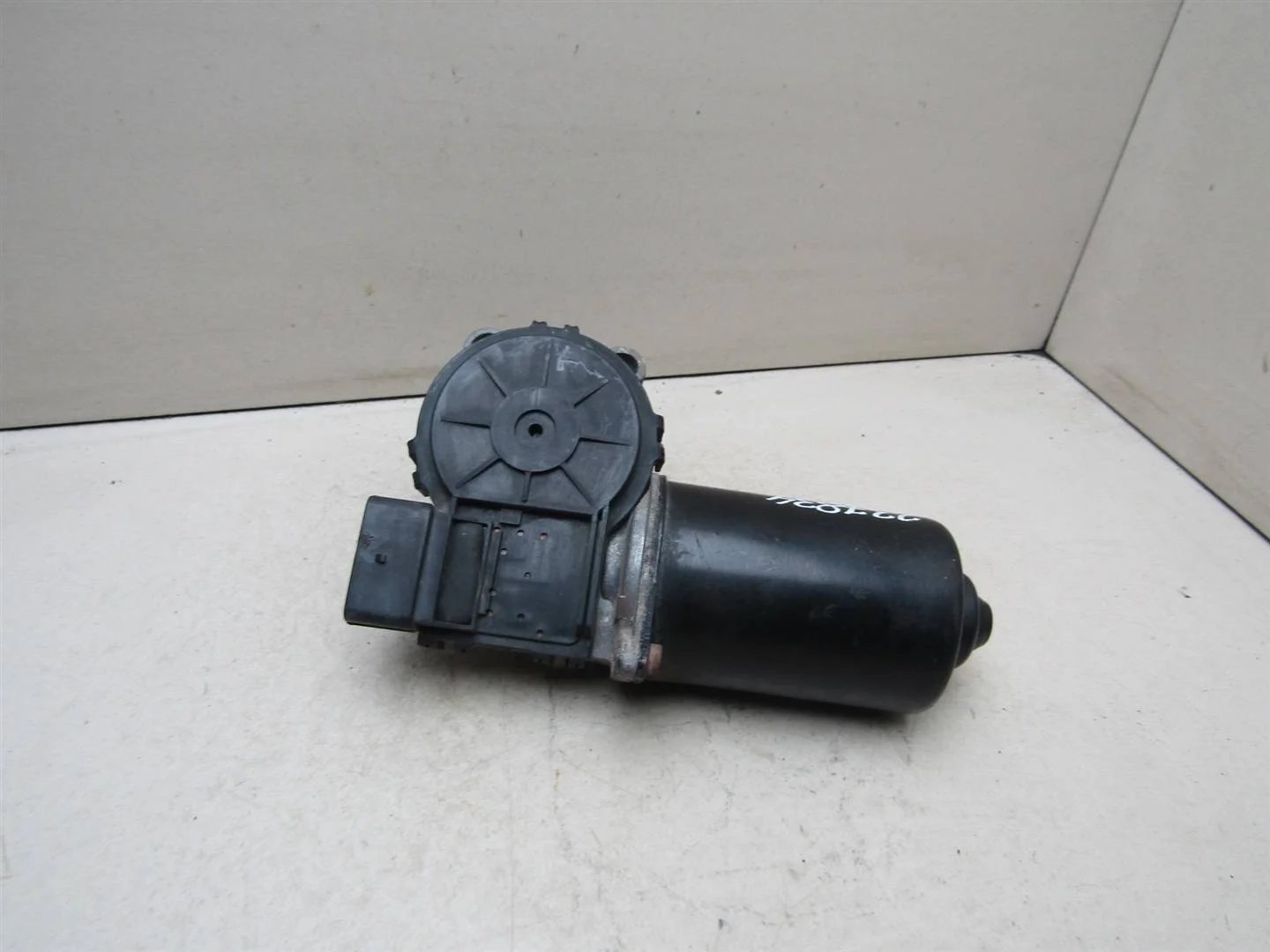 Моторчик стеклоочистителя передний Kia Ceed 2007-2012  [981101H000]  1.6 16v G4FC в Вологде