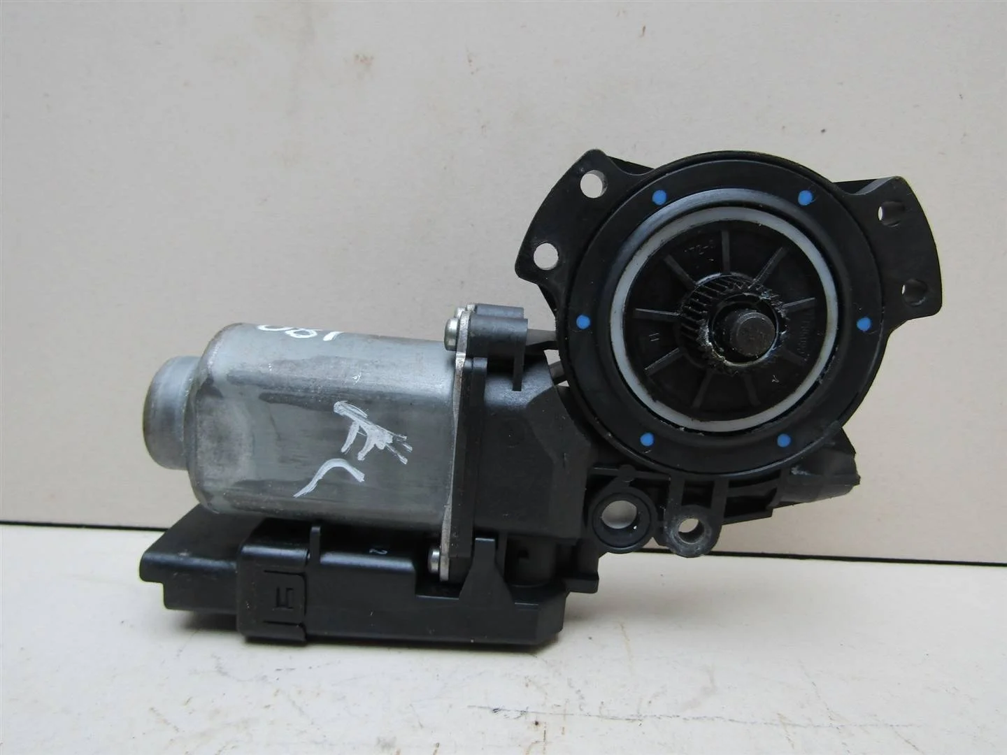 Моторчик стеклоподъемника Kia Ceed 2007-2012  [824501H010 ]  1.6 16v G4FC в Вологде