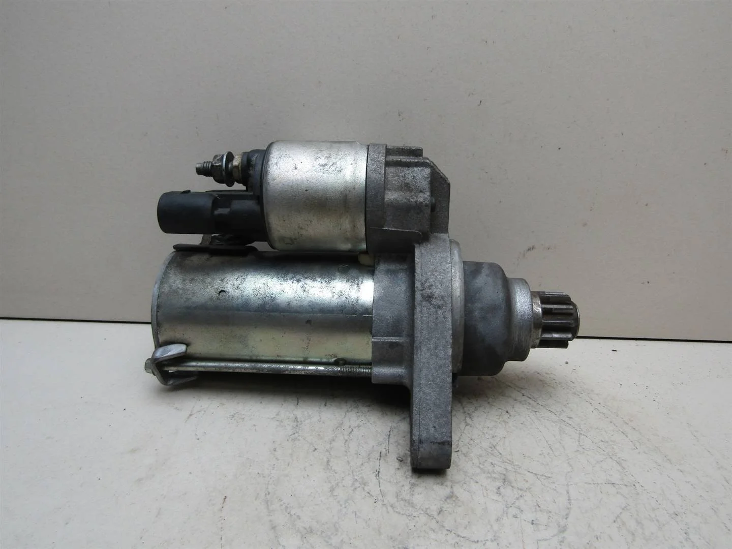 Стартер VW Passat (B6) 2005-2010  [0AM911023B]  1.2 1.4 1.8 в Вологде