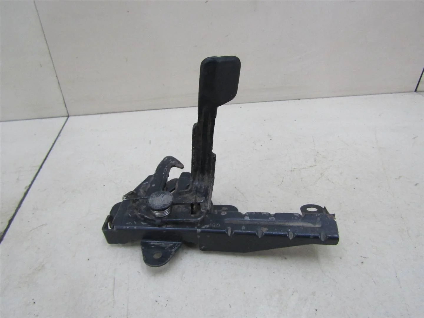 Замок капота Kia RIO 2011-2017  [811304Y000]  1.4 16V  G4FA в Вологде