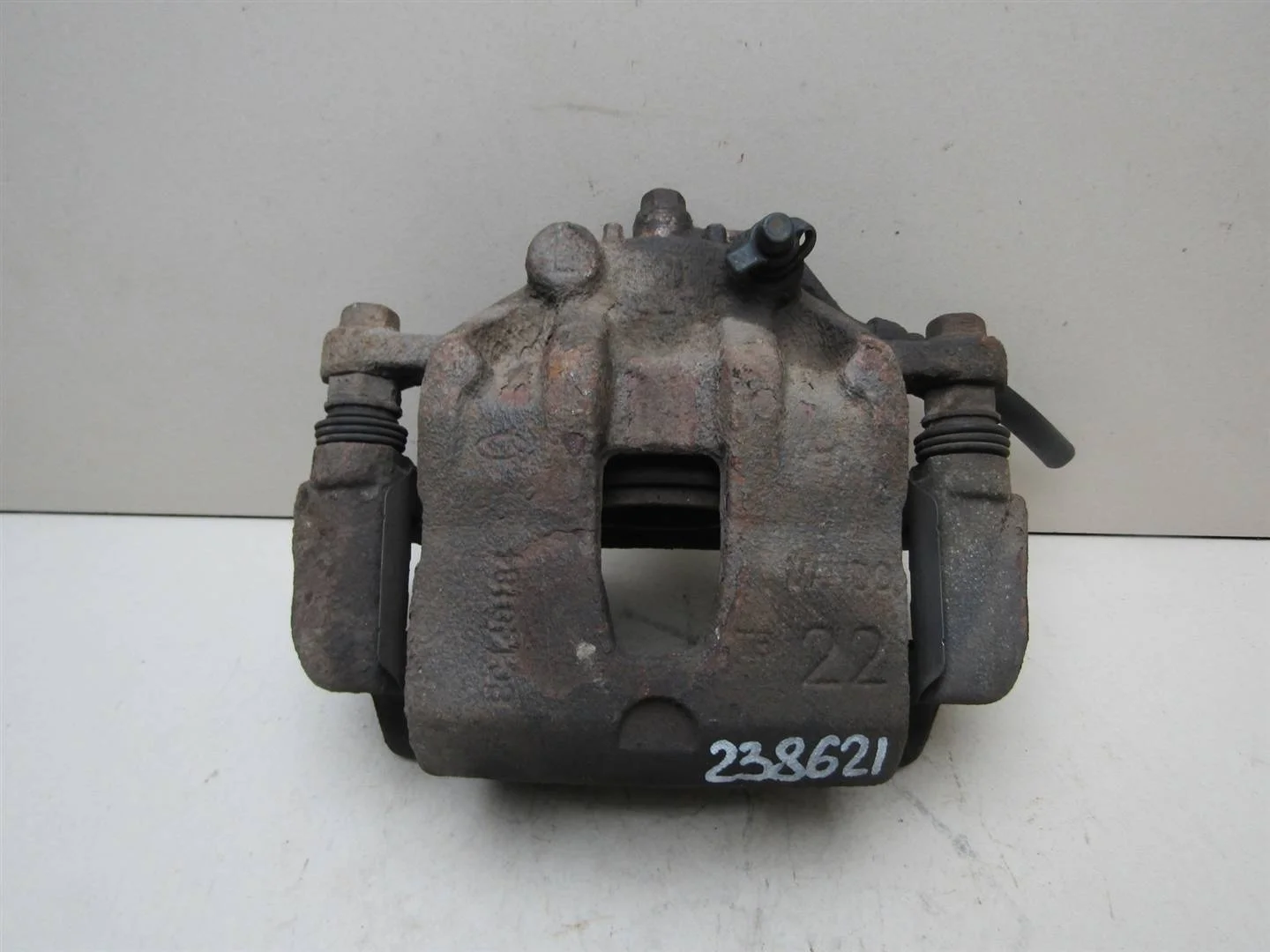 Суппорт передний левый Kia RIO 2011-2017  [581104L000]  1.4 16V  G4FA в Вологде