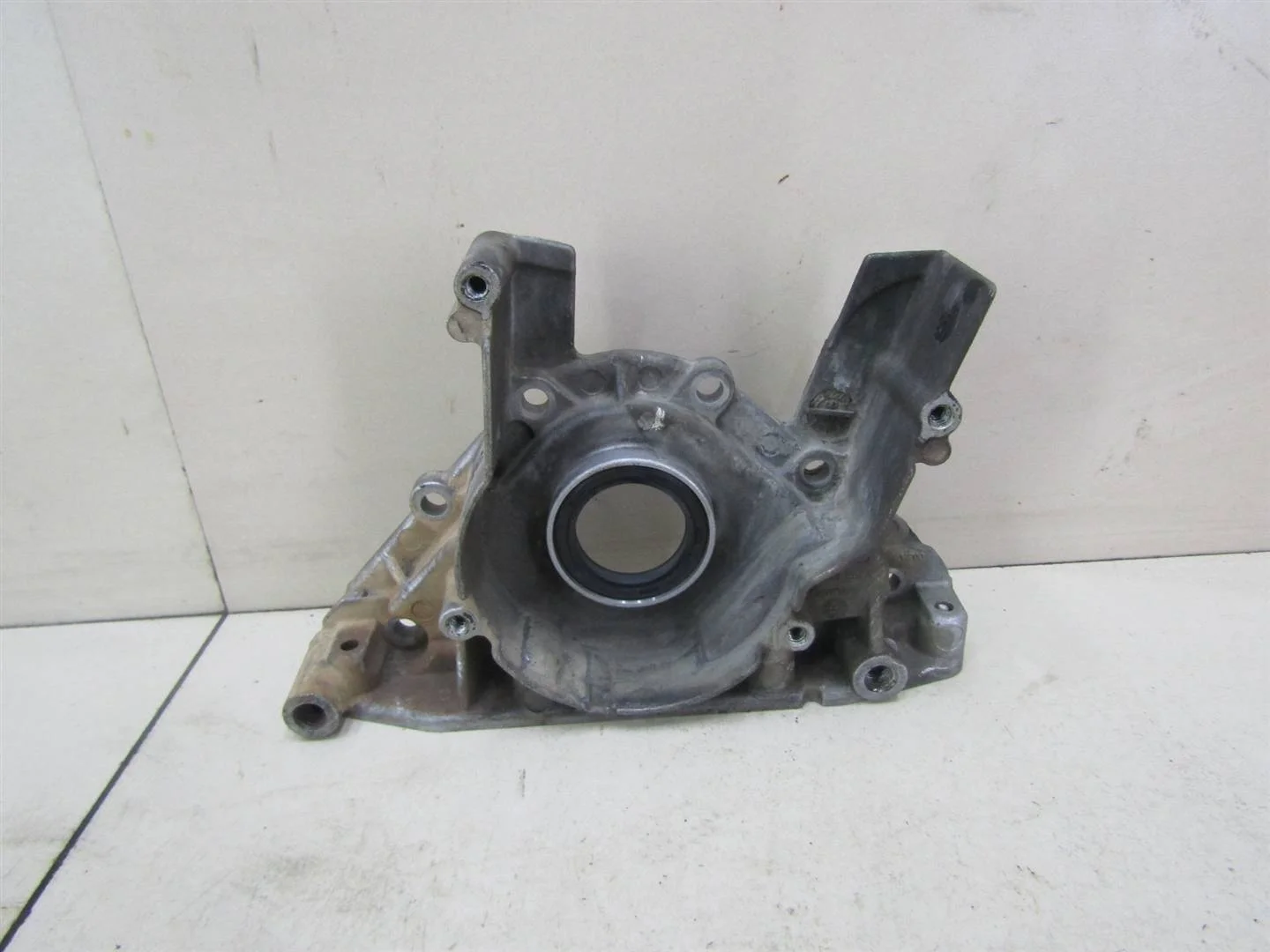 Крышка двигателя передняя VW Golf IV \Bora 1997-2005  [038103153B]  1.6 1.8 2.0   в Вологде