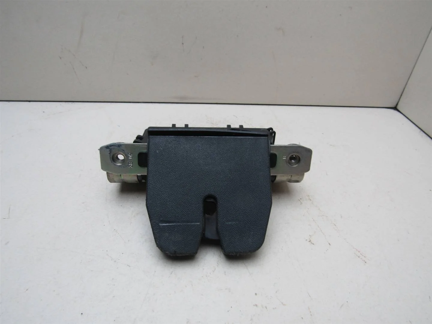 Замок багажника Opel Zafira B 2005-2012  [13117285]  в Вологде