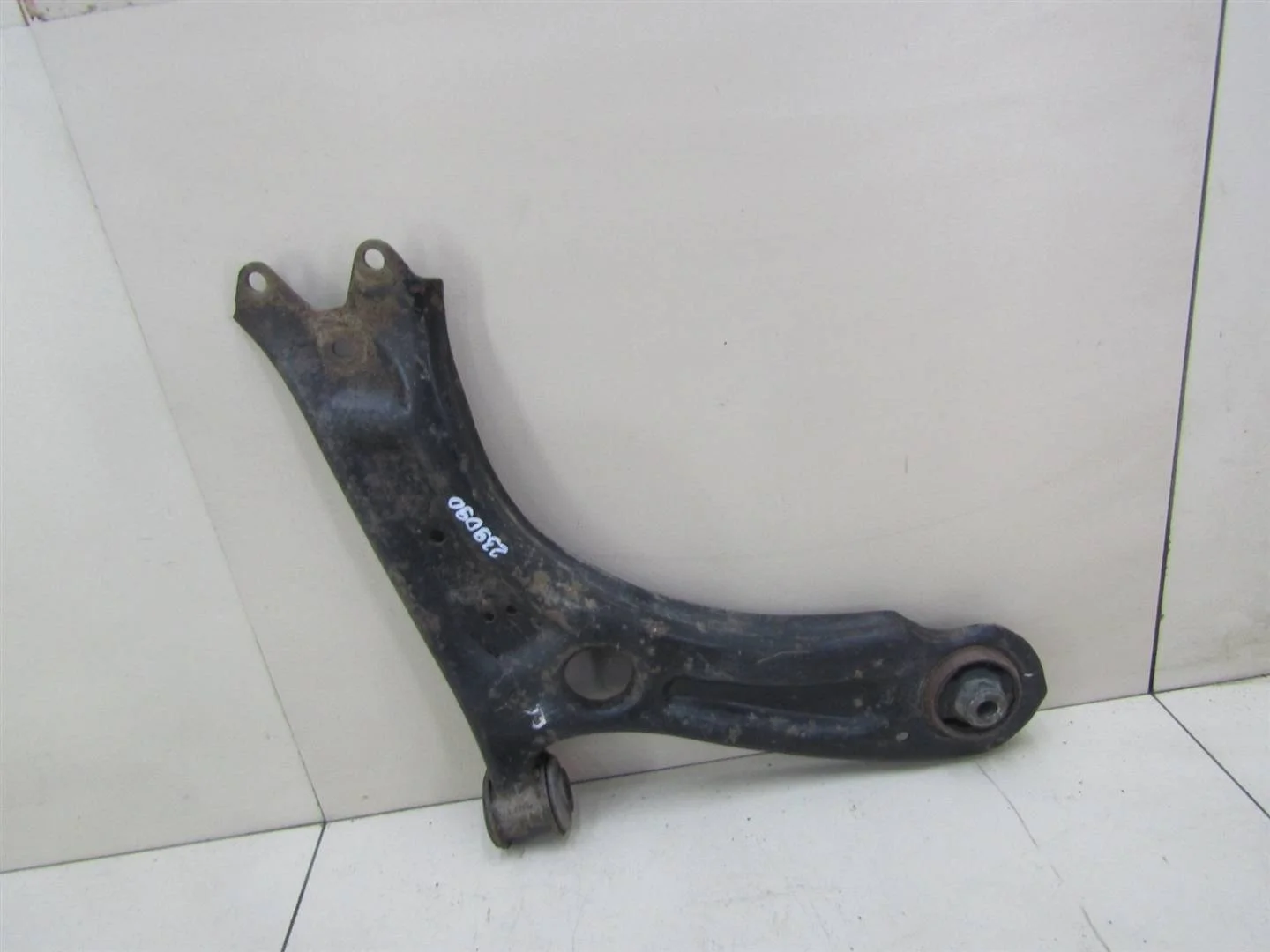 Рычаг передний правый VW Jetta 2011-нв  [5C0407152B]  1.4 CAXA в Вологде
