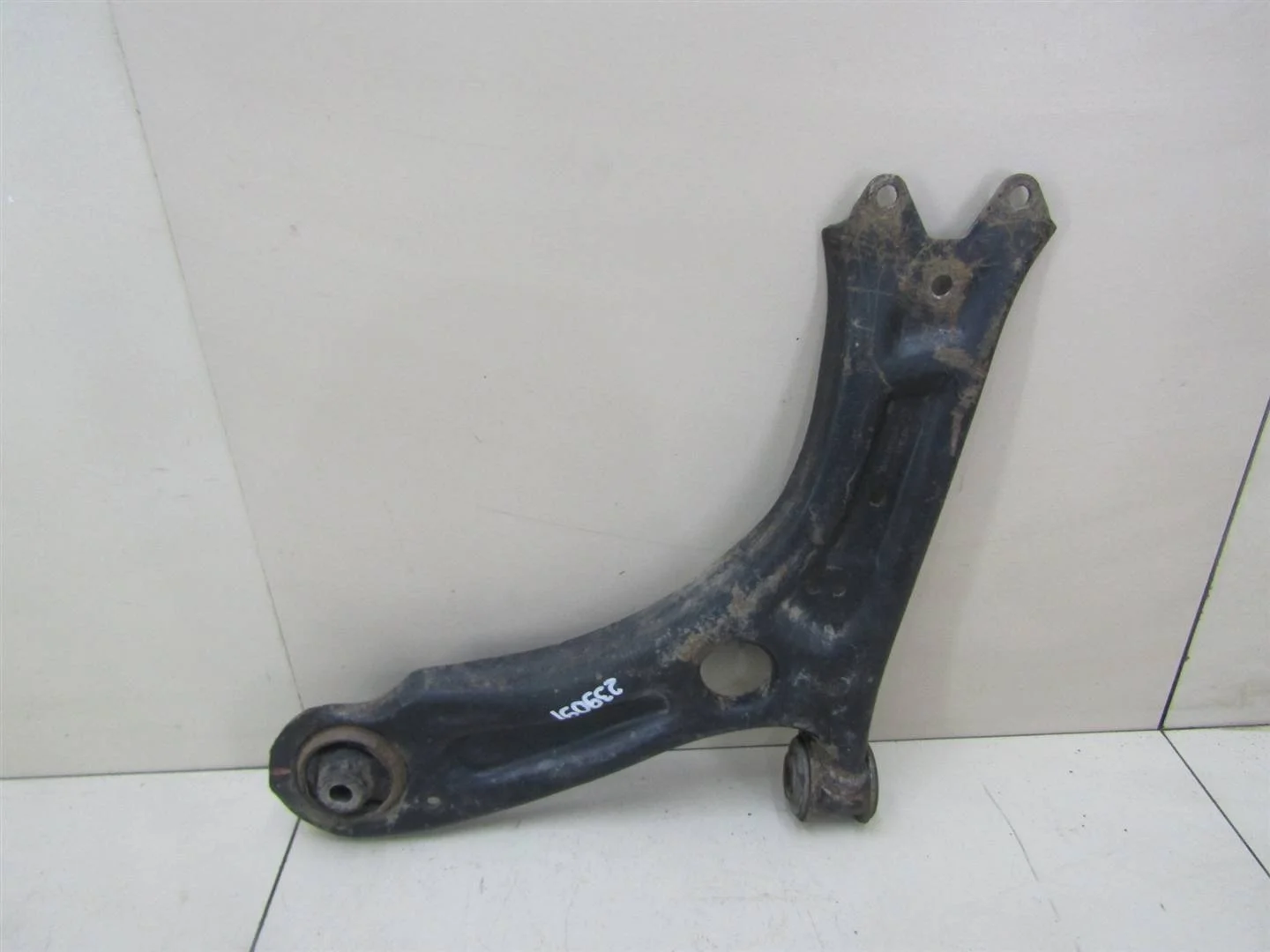 Рычаг передний левый VW Jetta 2011-нв  [5C0407151B]  1.4 CAXA в Вологде