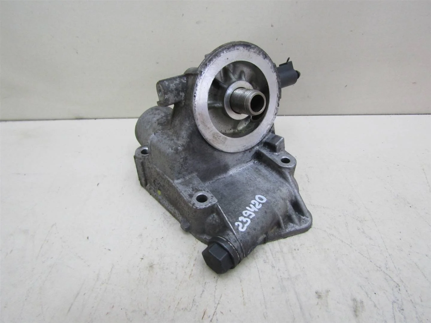 Кронштейн масляного фильтра Skoda Octavia (A5 1Z-) 2004-2013  [06A115405BT]  1.6 BSE в Вологде