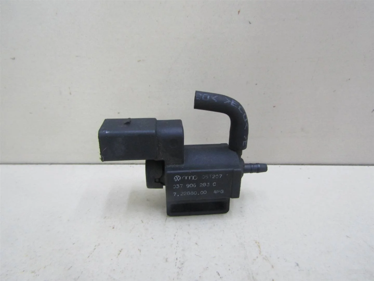 Клапан электромагнитный Skoda Octavia (A5 1Z-) 2004-2013  [037906283C]  1.6 BSE в Вологде