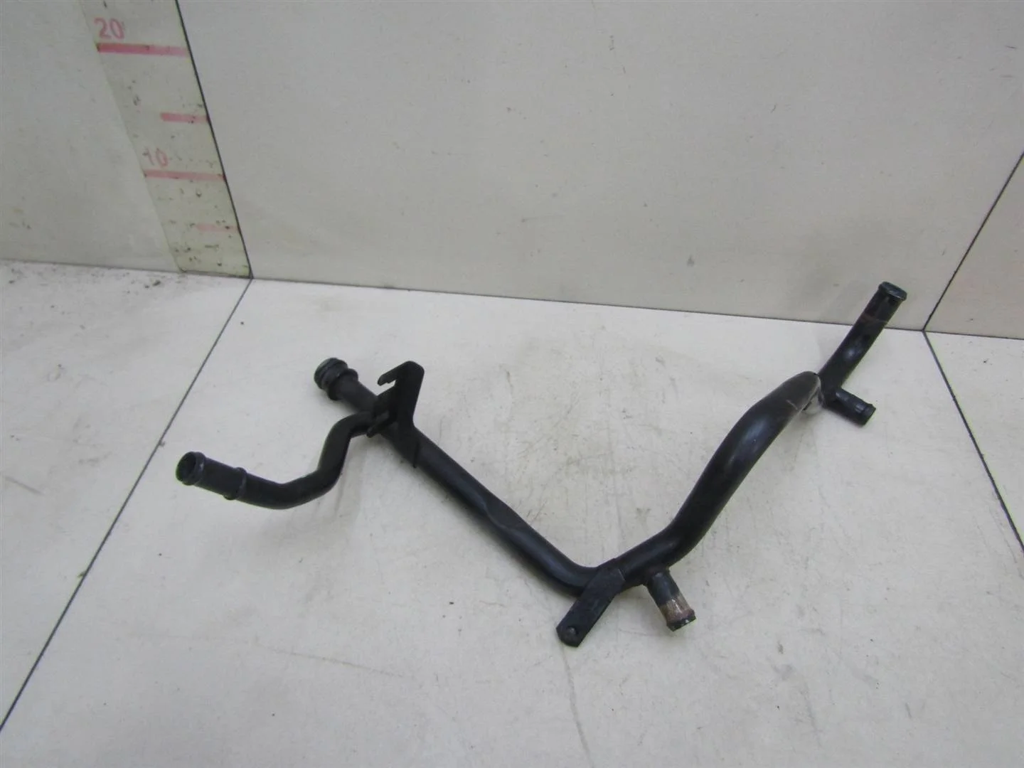 Трубка охлажд. жидкости металлическая VW Golf IV \Bora 1997-2005  [06A121065D]  1.6 AKL в Вологде