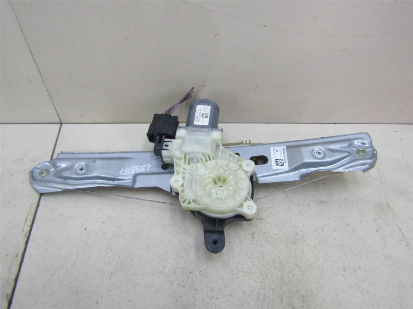 Стеклоподъемник электр. задний левый Ford Focus III 2011-2019  [1870372]  в Вологде