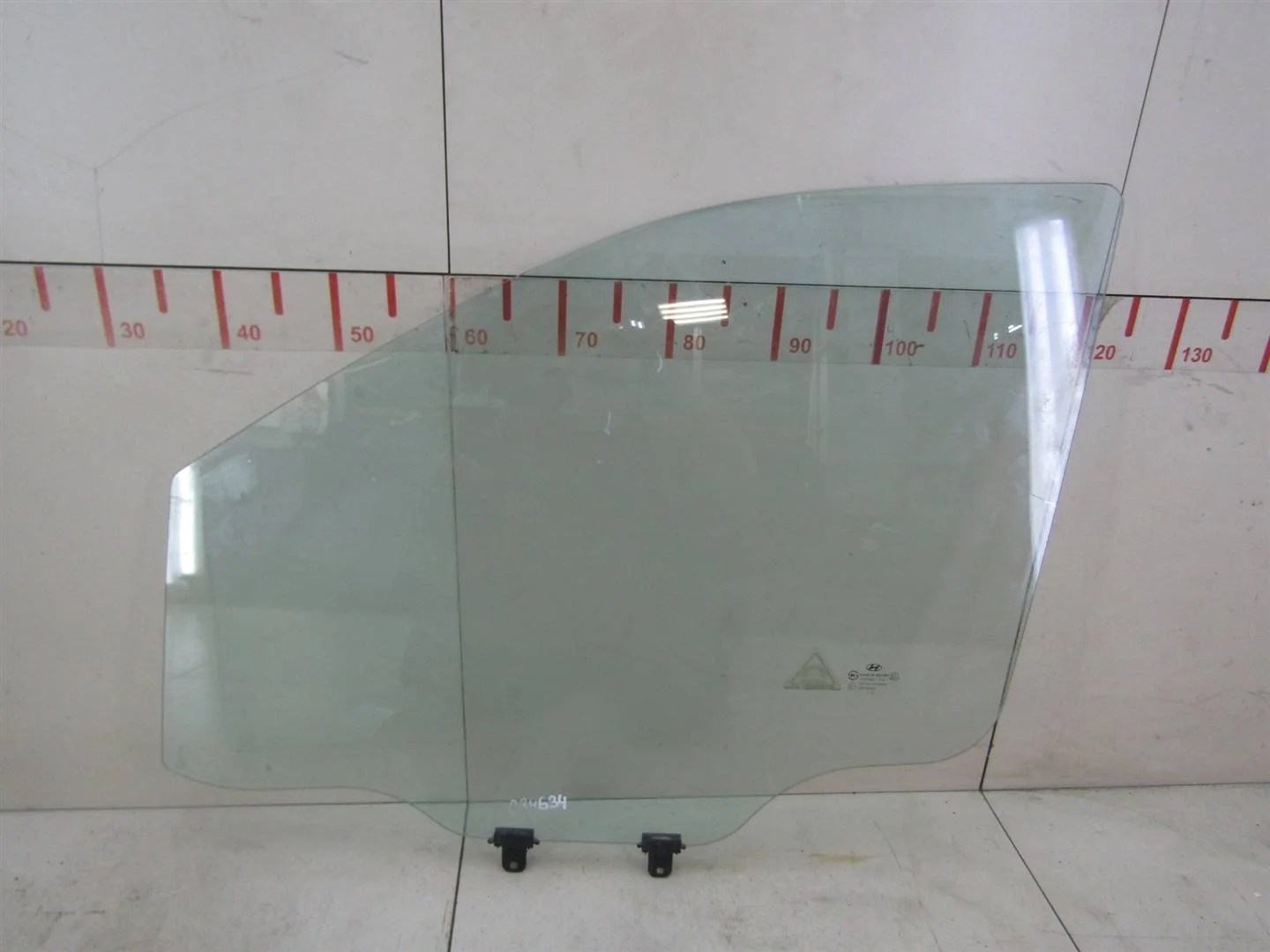 Стекло двери передней левой Hyundai Starex H1/Grand Starex 2007>  [824104H010]  в Вологде