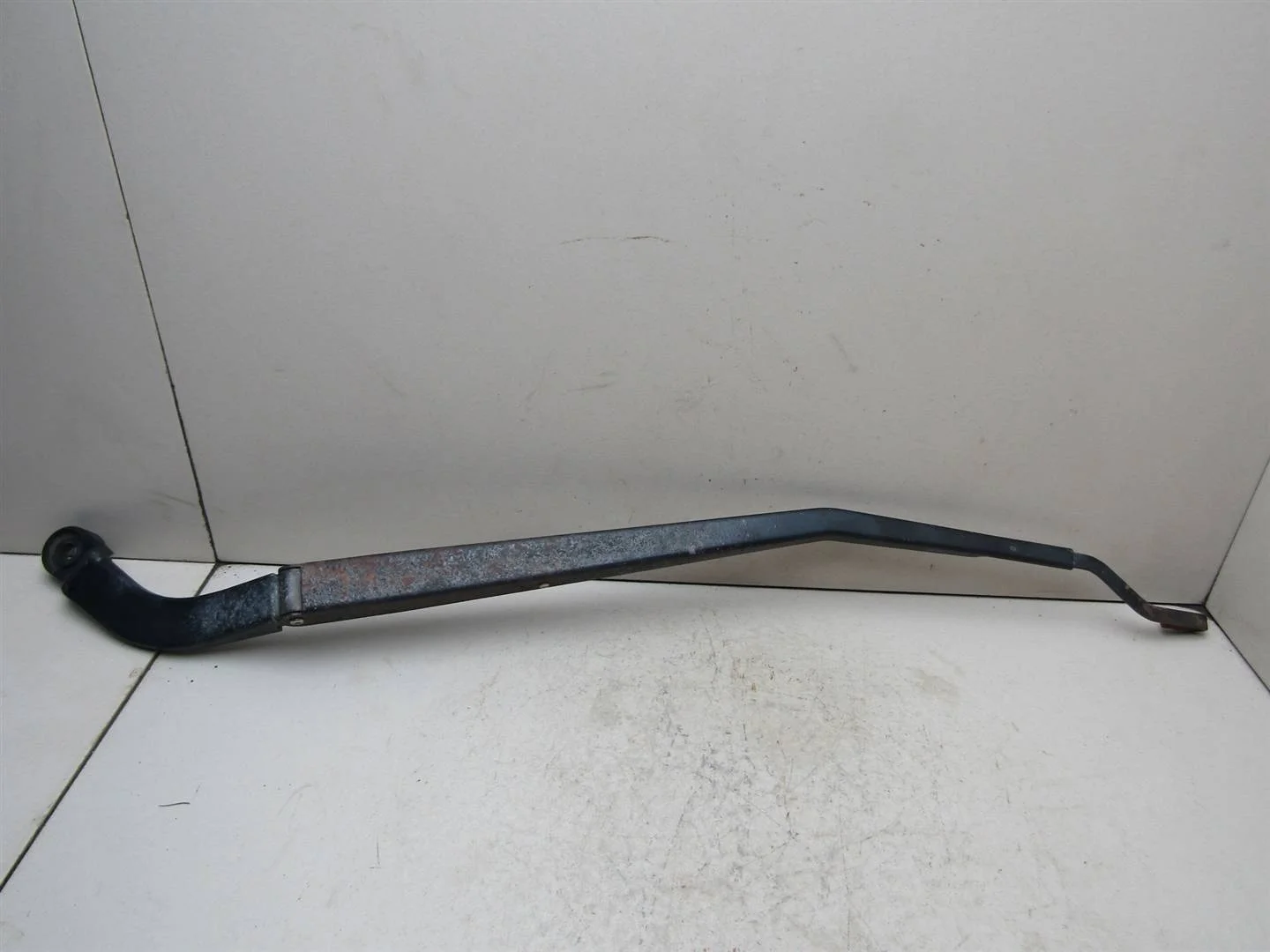 Поводок стеклоочистителя передний правый Nissan Almera Classic (B10) 2006-2013  [2888195F0B]  1.6 16v QG16DE в Вологде