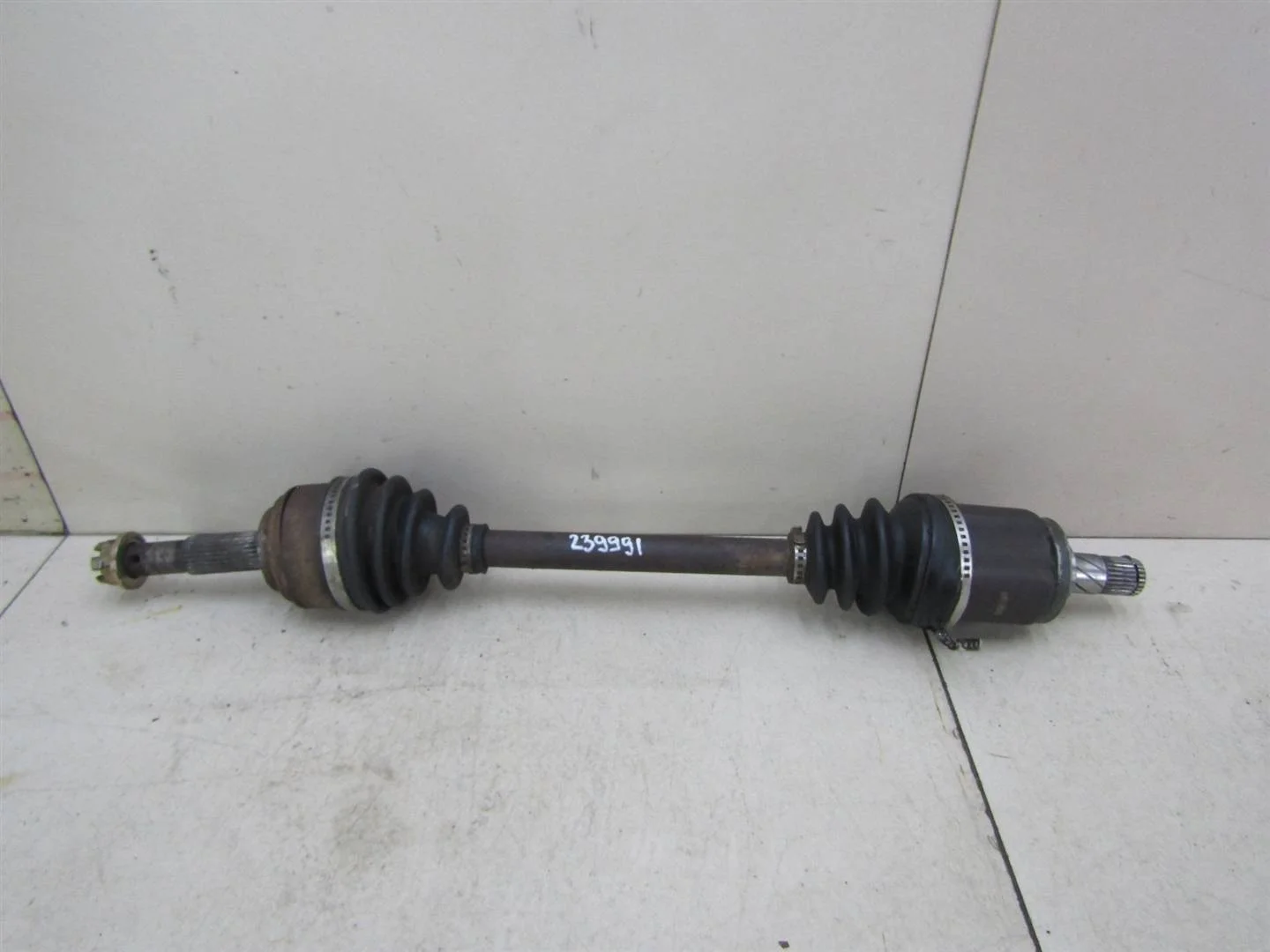 Полуось передняя левая Nissan Almera Classic (B10) 2006-2013  [3910195F0A]  1.6 16v QG16DE в Вологде