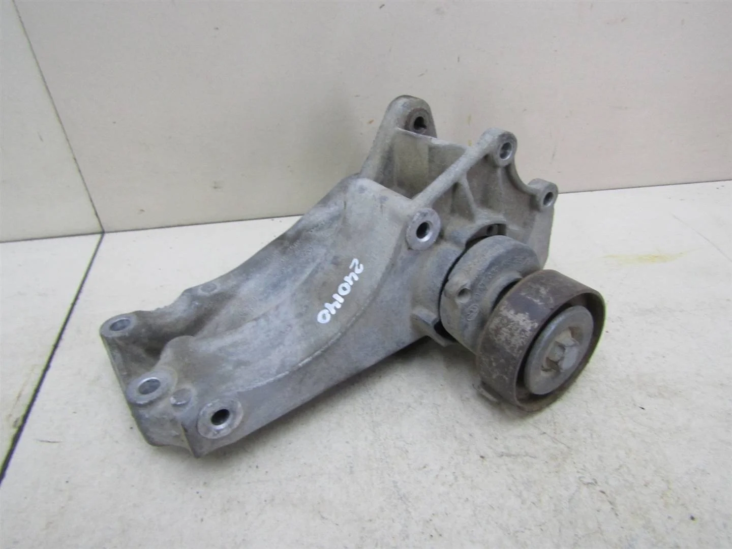 Кронштейн генератора Skoda Octavia (A4 1U-) 2000-2011  [030145167D]  1,4 BCA в Вологде