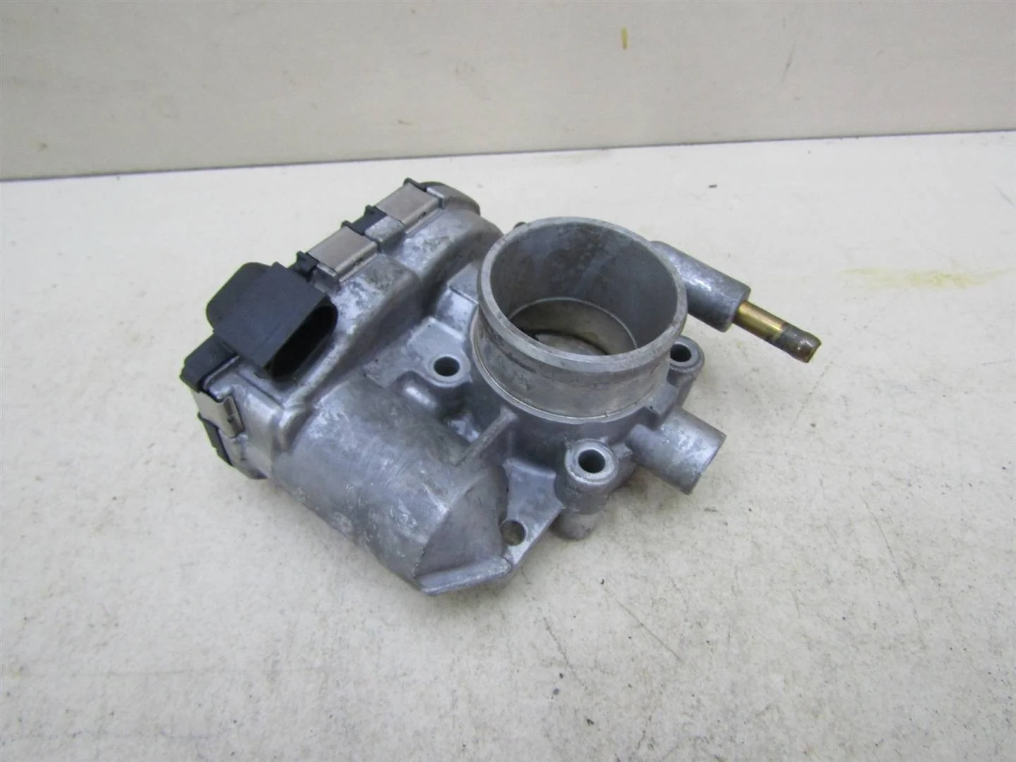 Заслонка дроссельная Opel Astra H \ Family 2004-2015  [24420536]  1.0 1.2 1.4 в Вологде