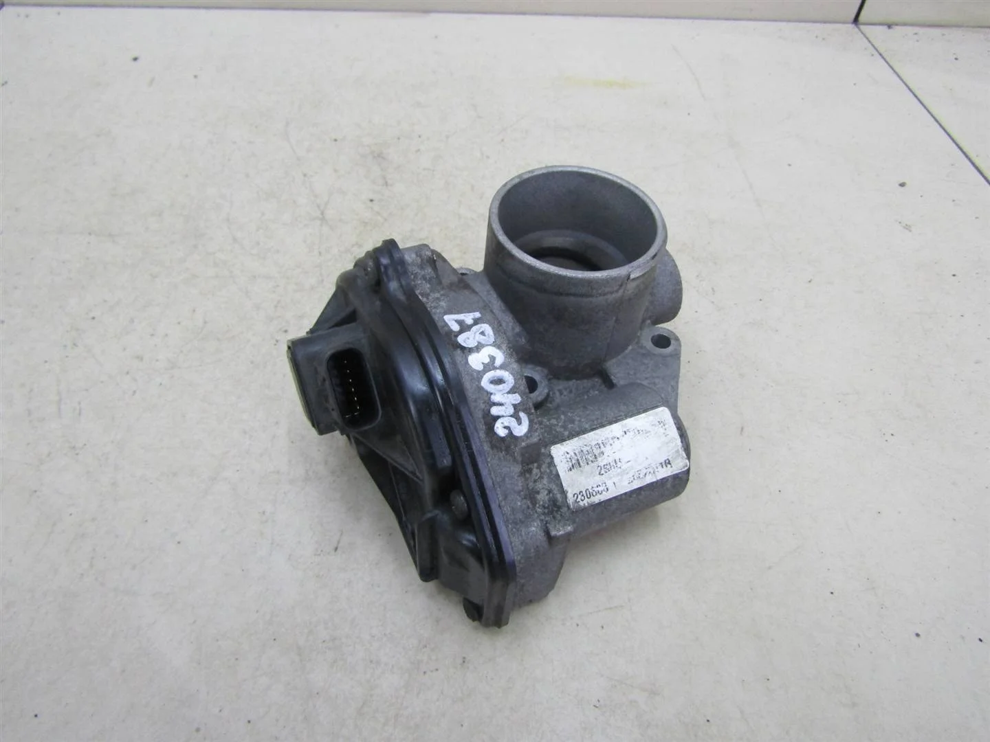 Заслонка дроссельная Ford Focus II 2008-2011  [1505642]  1.6 SHDA в Вологде