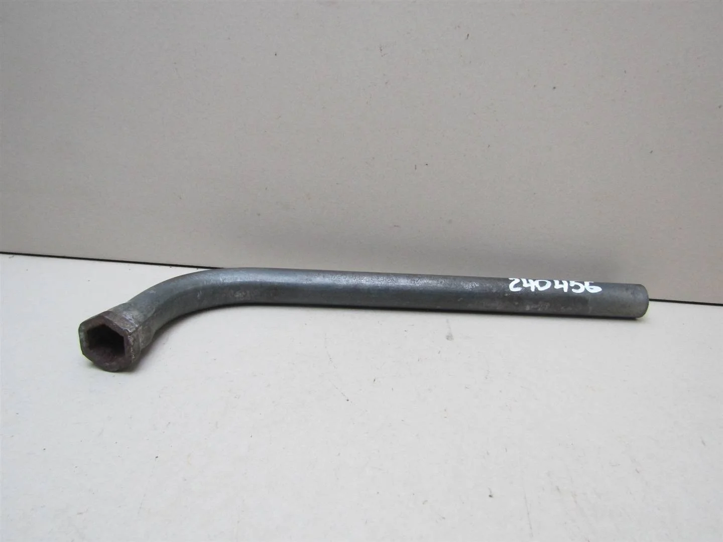 Ключ баллонный Skoda Octavia (A4 1U-) 2000-2011  [4D0012219A]  1,4 BCA в Вологде