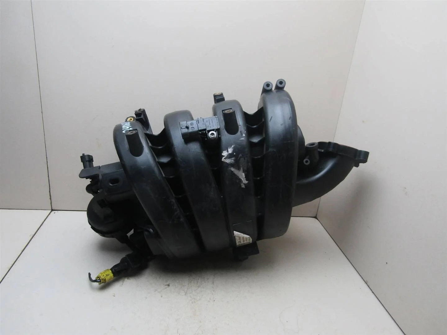 Коллектор впускной Chevrolet Cruze 2009-2016  [55565816]  1.8 F18D4 в Вологде