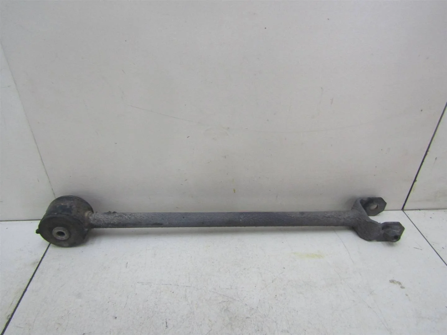 Тяга задняя продольная Hyundai Tucson 2004-2010  [551102E101]  в Вологде