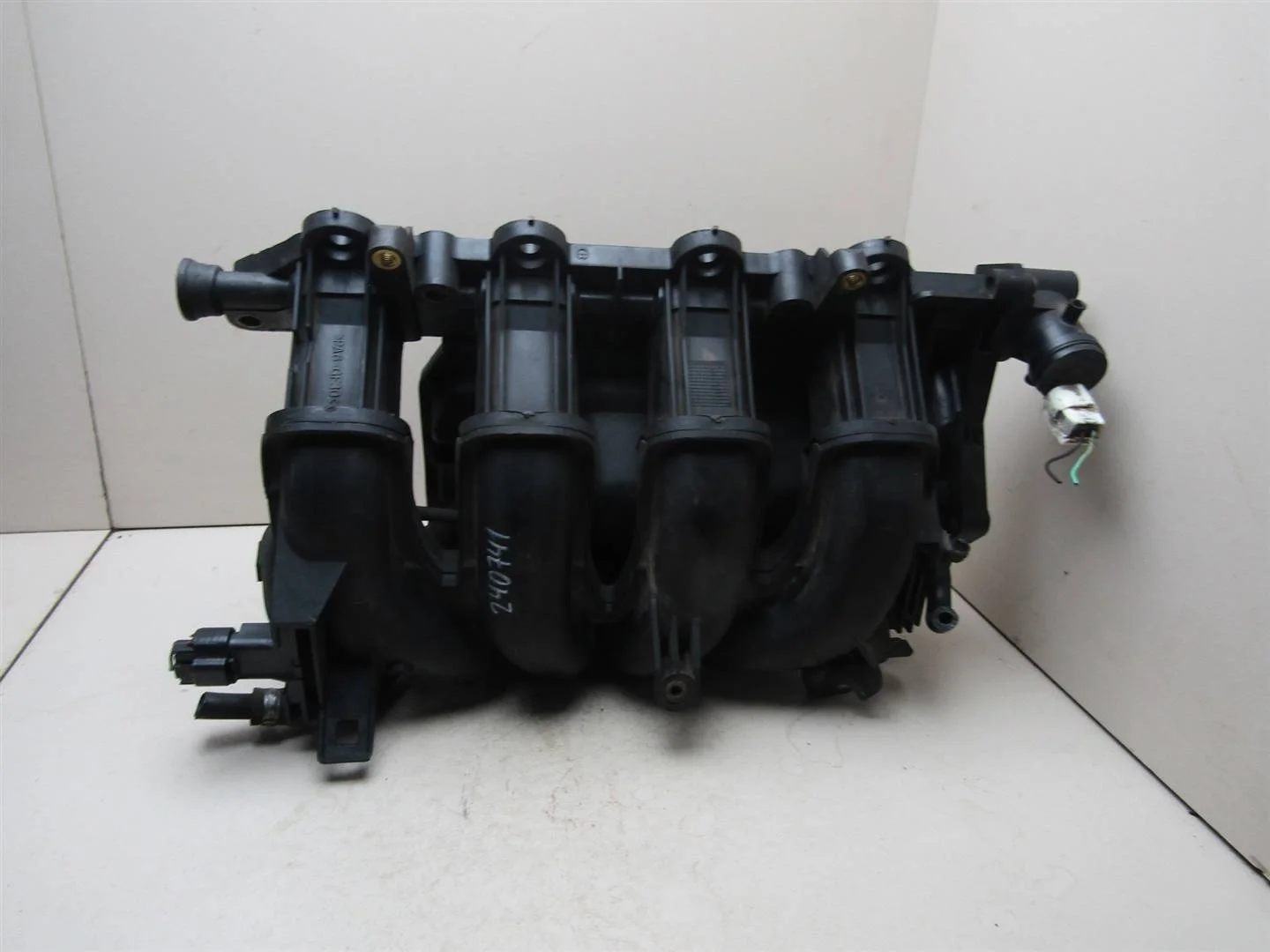 Коллектор впускной Mazda Mazda 3 (BK) 2002-2009  [Z62713100]  1.6 16V Z6 в Вологде