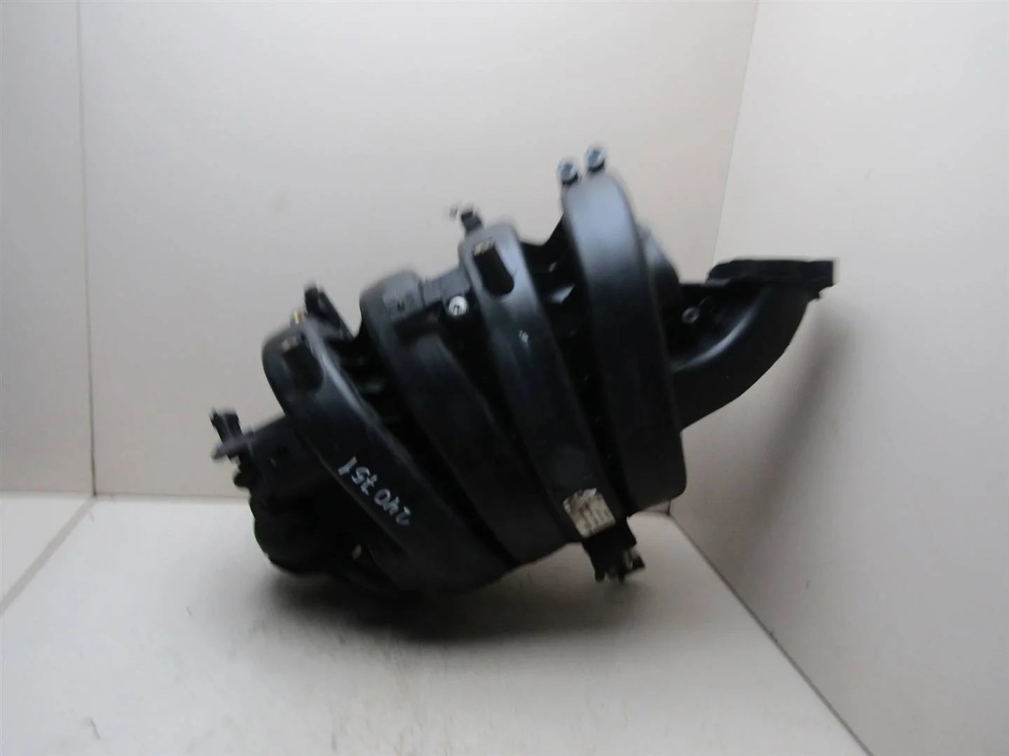 Коллектор впускной Chevrolet Cruze 2009-2016  [55565816]  1.8 F18D4 в Вологде