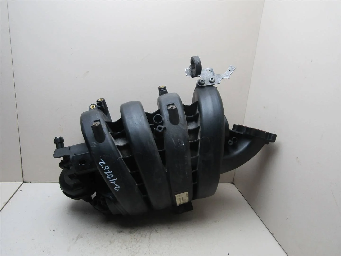 Коллектор впускной Chevrolet Cruze 2009-2016  [55565816]  1.8 F18D4 в Вологде