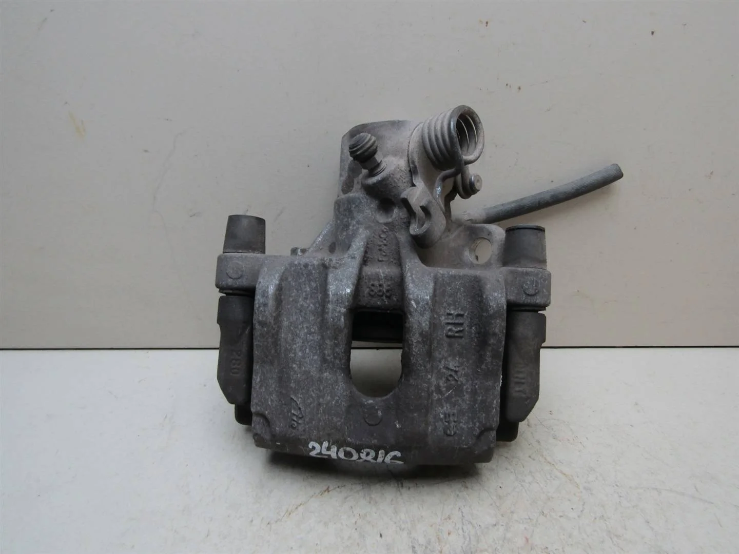 Суппорт задний правый Ford Focus II 2005-2008  [1365648]  в Вологде