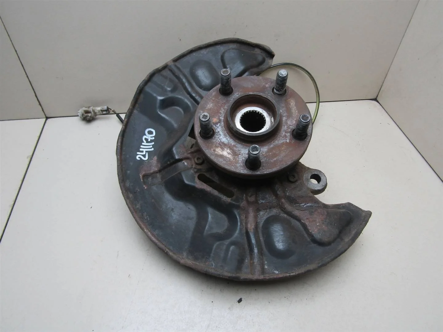 Кулак поворотный передний правый Toyota Avensis II 2003-2008  [4321105052]  1.8 16V 1ZZFE в Вологде