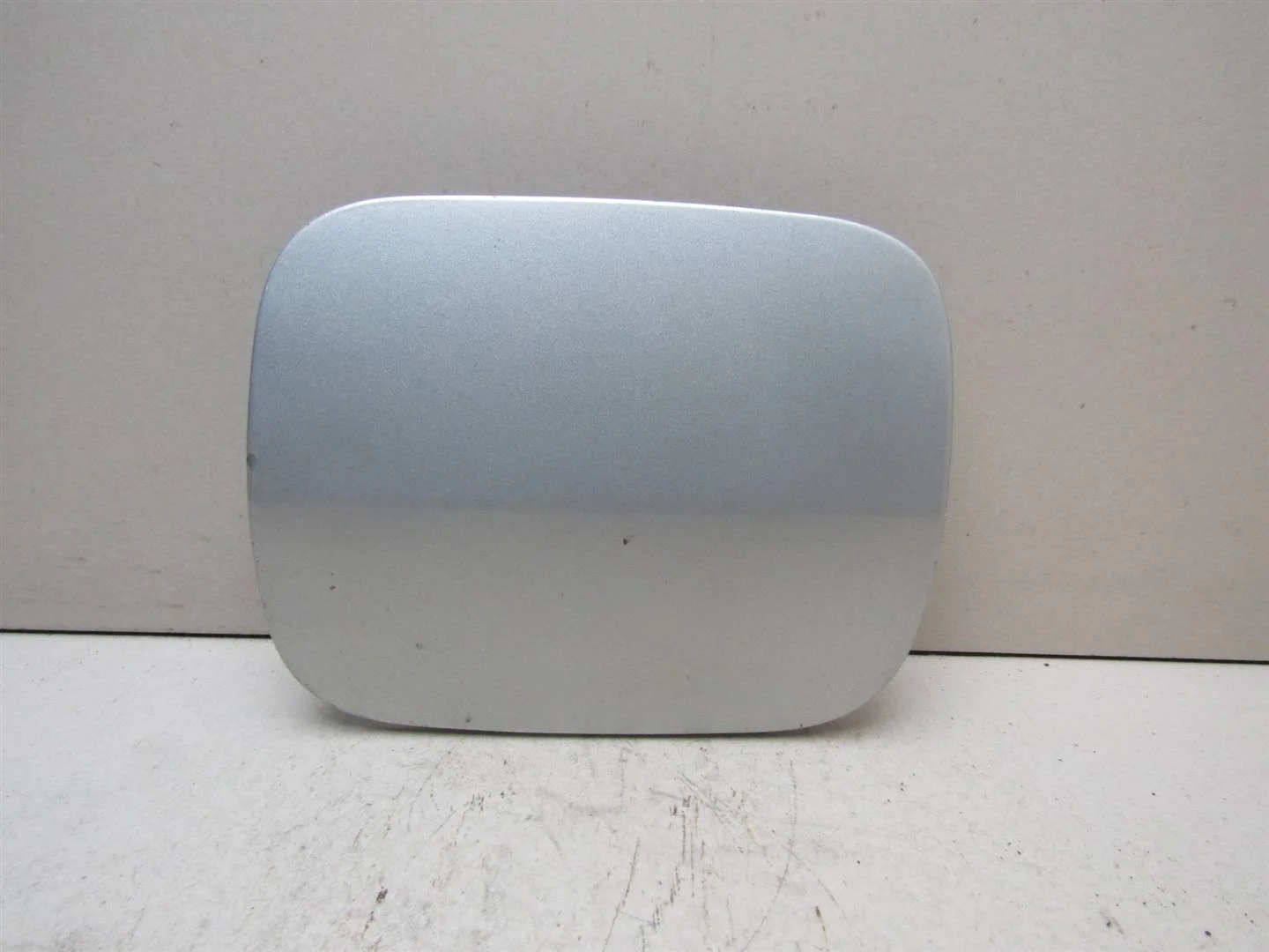 Лючок бензобака Toyota Avensis II 2003-2008  [7735005010]  1.8 16V 1ZZFE в Вологде