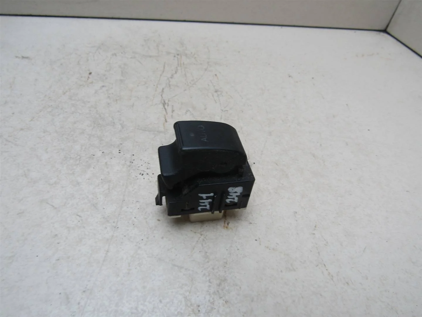 Кнопка стеклоподъемника Toyota Avensis II 2003-2008  [8481005050]  1.8 16V 1ZZFE в Вологде
