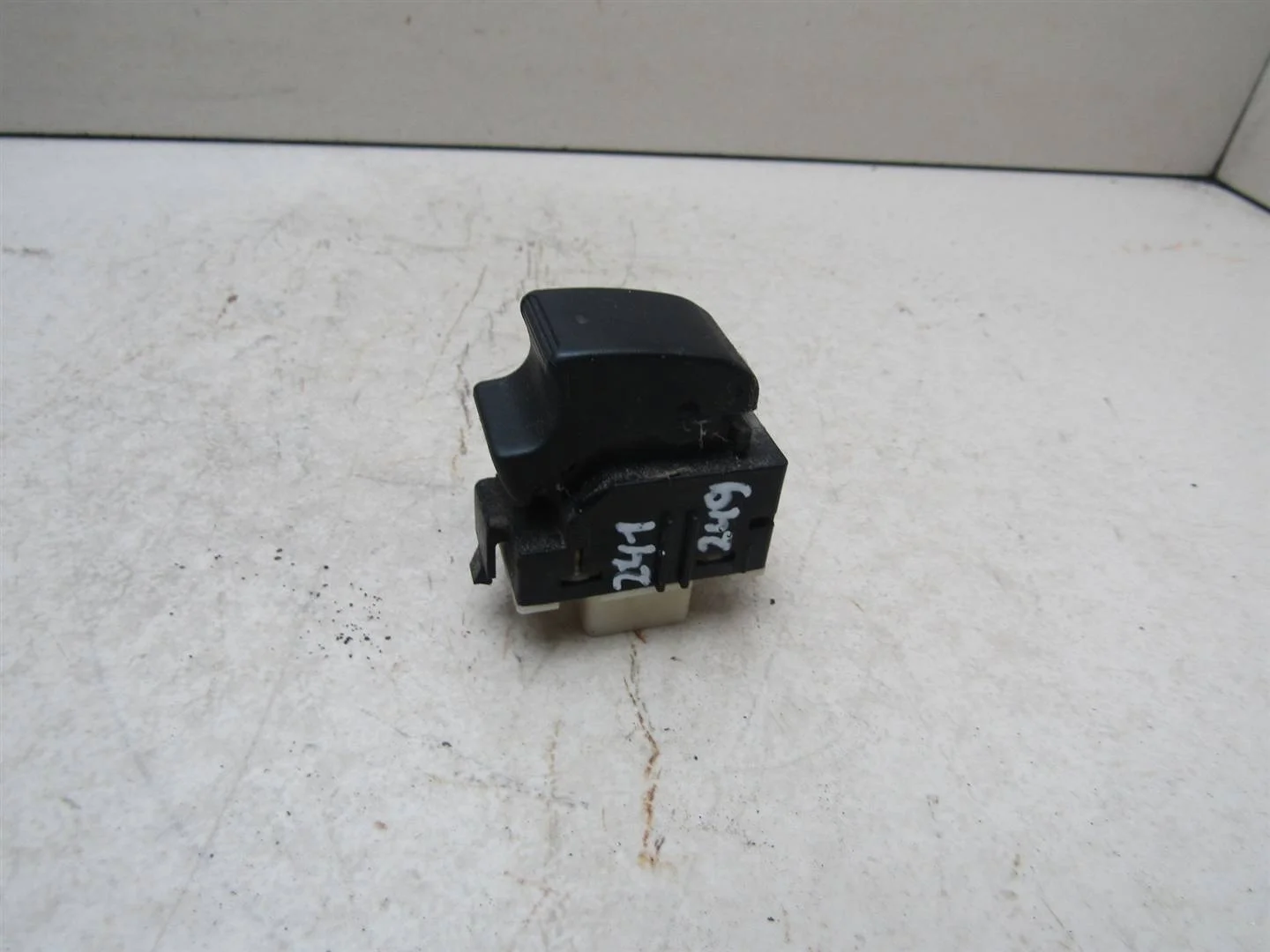 Кнопка стеклоподъемника Toyota Avensis II 2003-2008  [8481005050]  1.8 16V 1ZZFE в Вологде