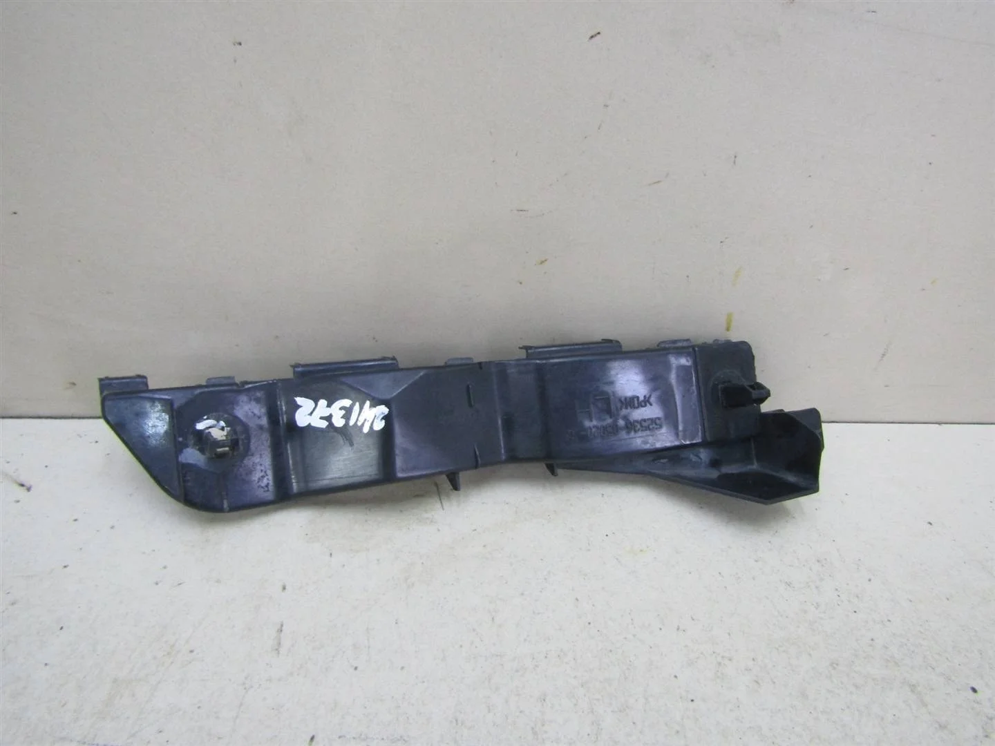 Кронштейн переднего бампера левый Toyota Avensis II 2003-2008  [5253605020]  1.8 16V 1ZZFE в Вологде