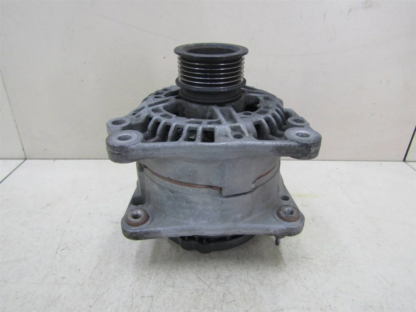 Генератор VW Golf IV \Bora 1997-2005  [028903028D]  в Вологде