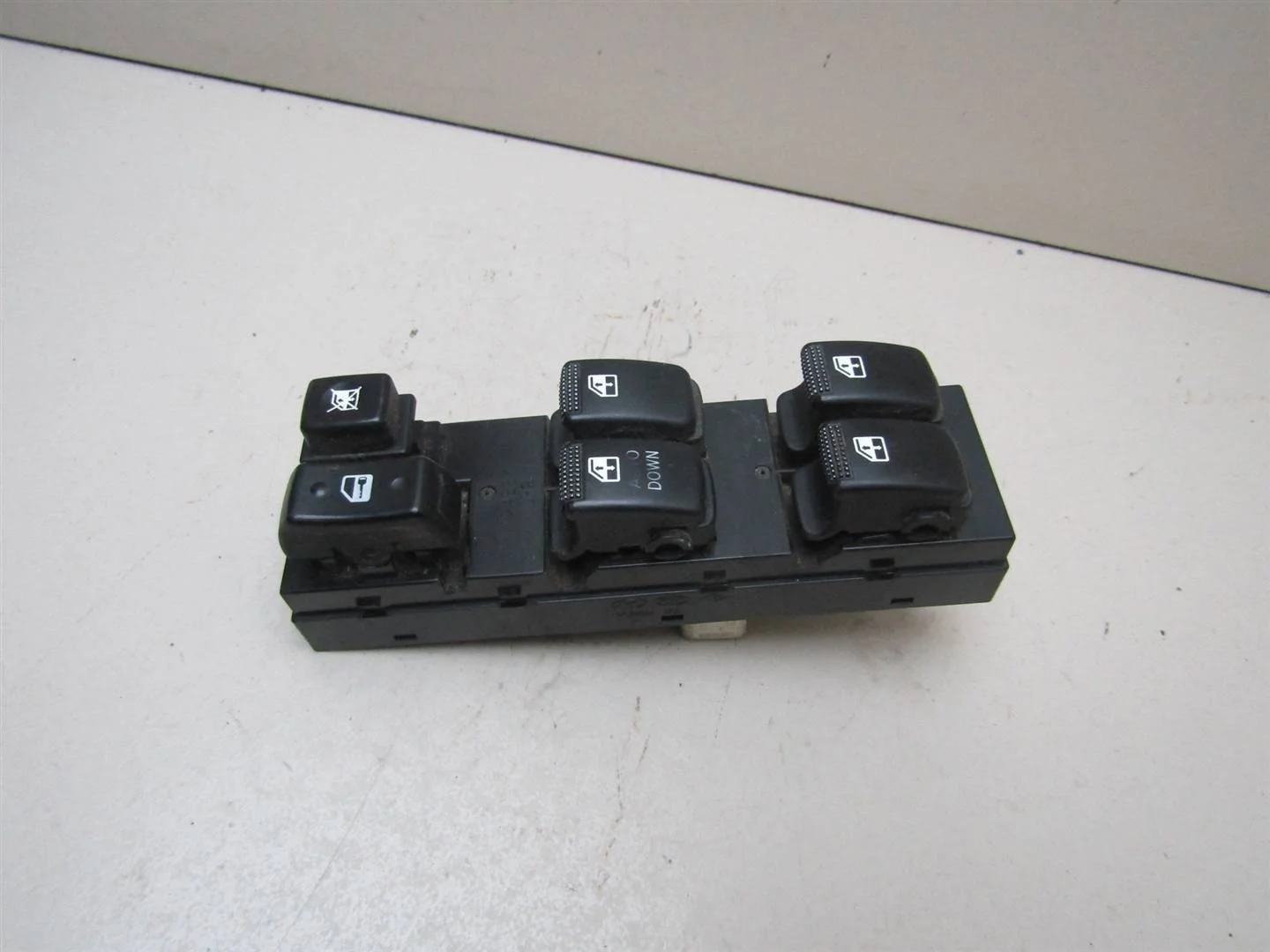 Блок управления стеклоподъемниками Hyundai Tucson 2004-2010  [935702E250WK]  в Вологде
