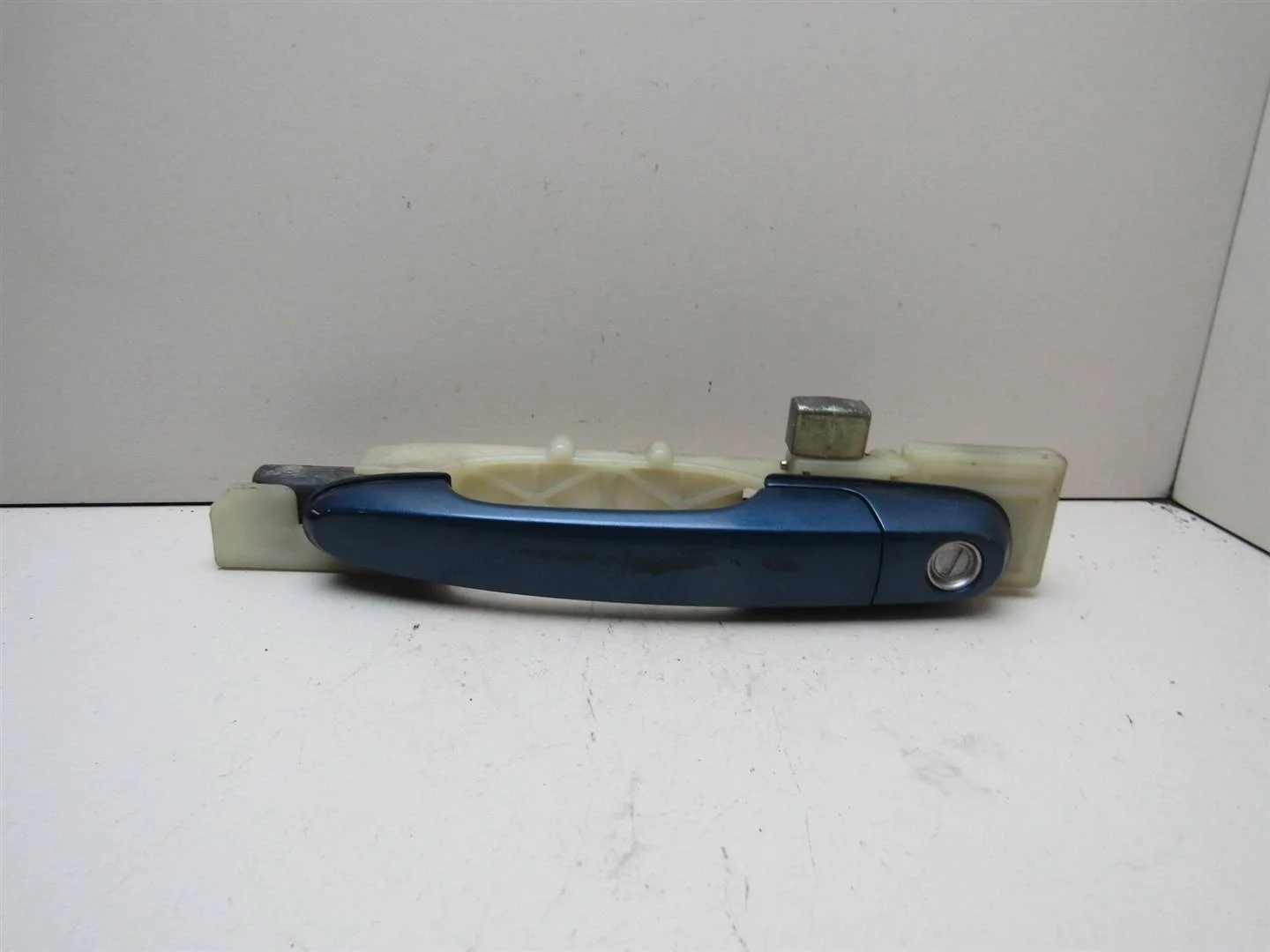 Ручка двери передней наружная левая Hyundai Tucson 2004-2010  [826502E000]  в Вологде