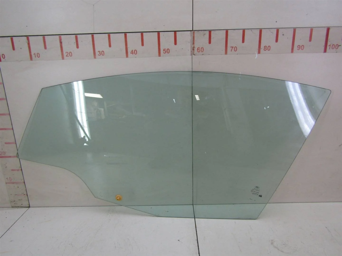 Стекло двери передней левой Ford Fiesta 2008-2019  [1680516]  в Вологде