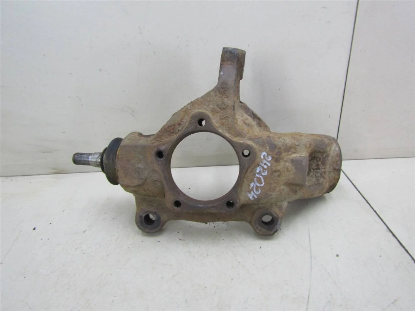 Кулак поворотный передний правый Ford Transit 2006-2013  [1743040]  2.4 16v PHFA  в Вологде