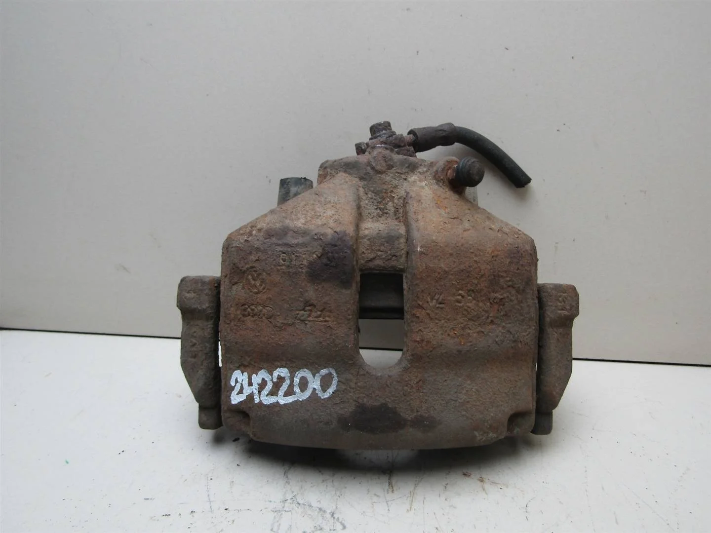 Суппорт передний левый Skoda Superb 2008-2015  [1K0615123E]  1.8 CDAB в Вологде