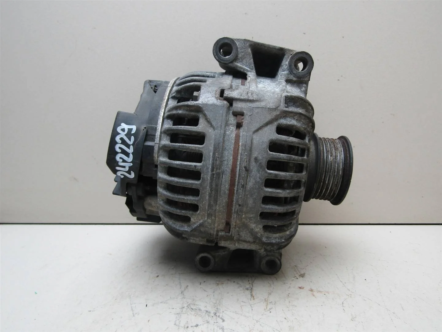 Генератор VW Passat (B6) 2005-2010  [06D903016A]  1.8 2.0  в Вологде
