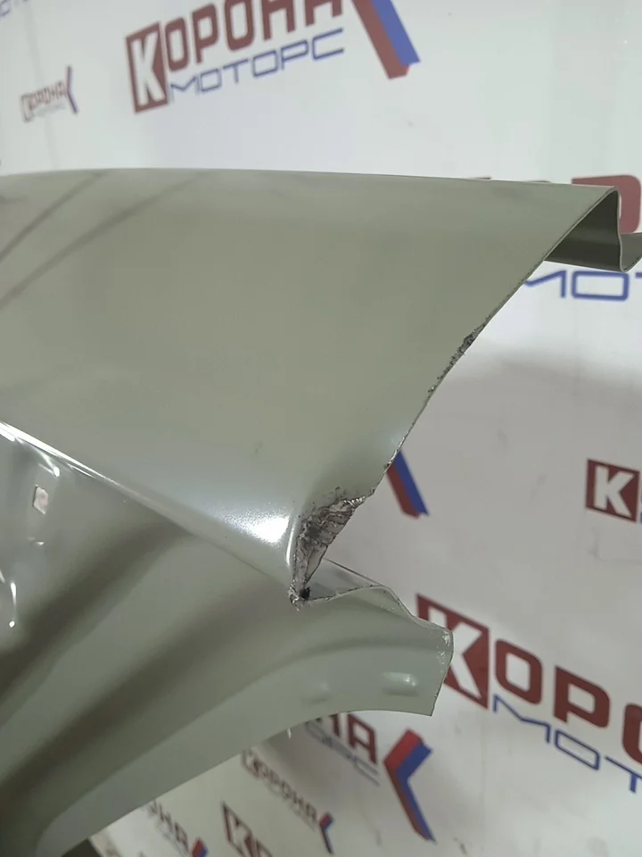 Крыло заднее правое Уценка замятия, заломы